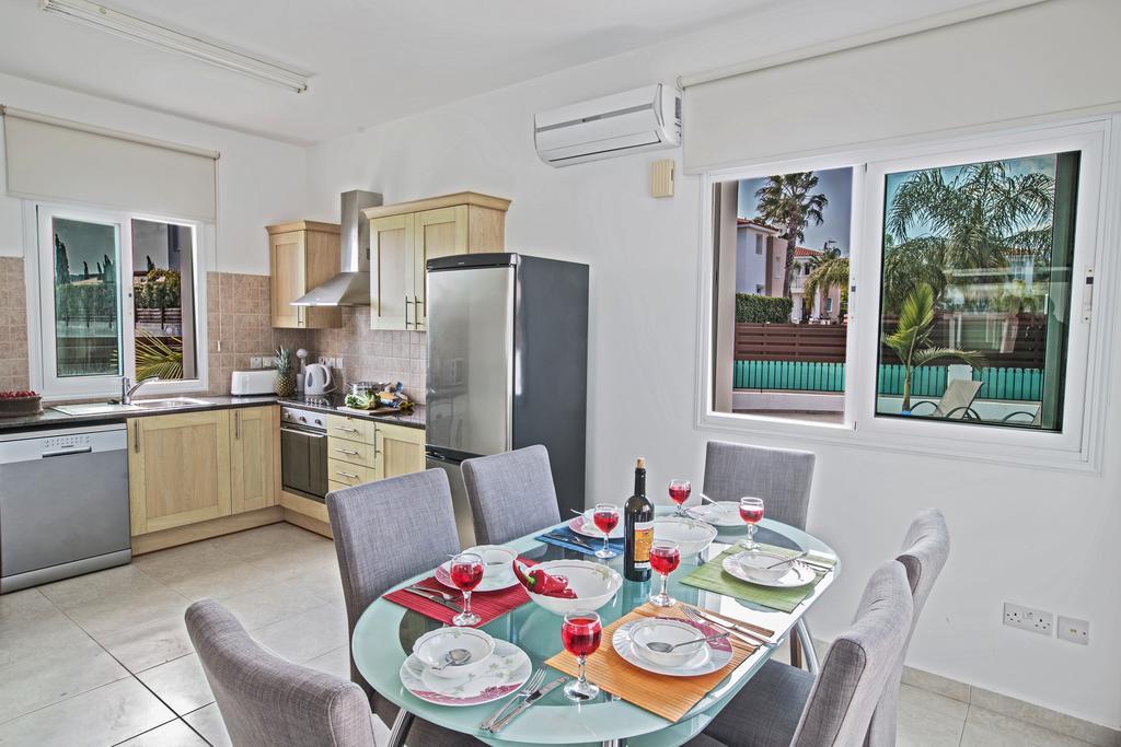 Halle Villa Protaras Habitación foto