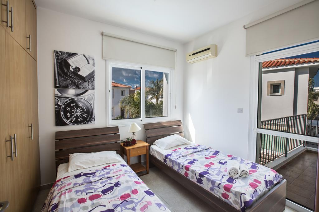 Halle Villa Protaras Habitación foto